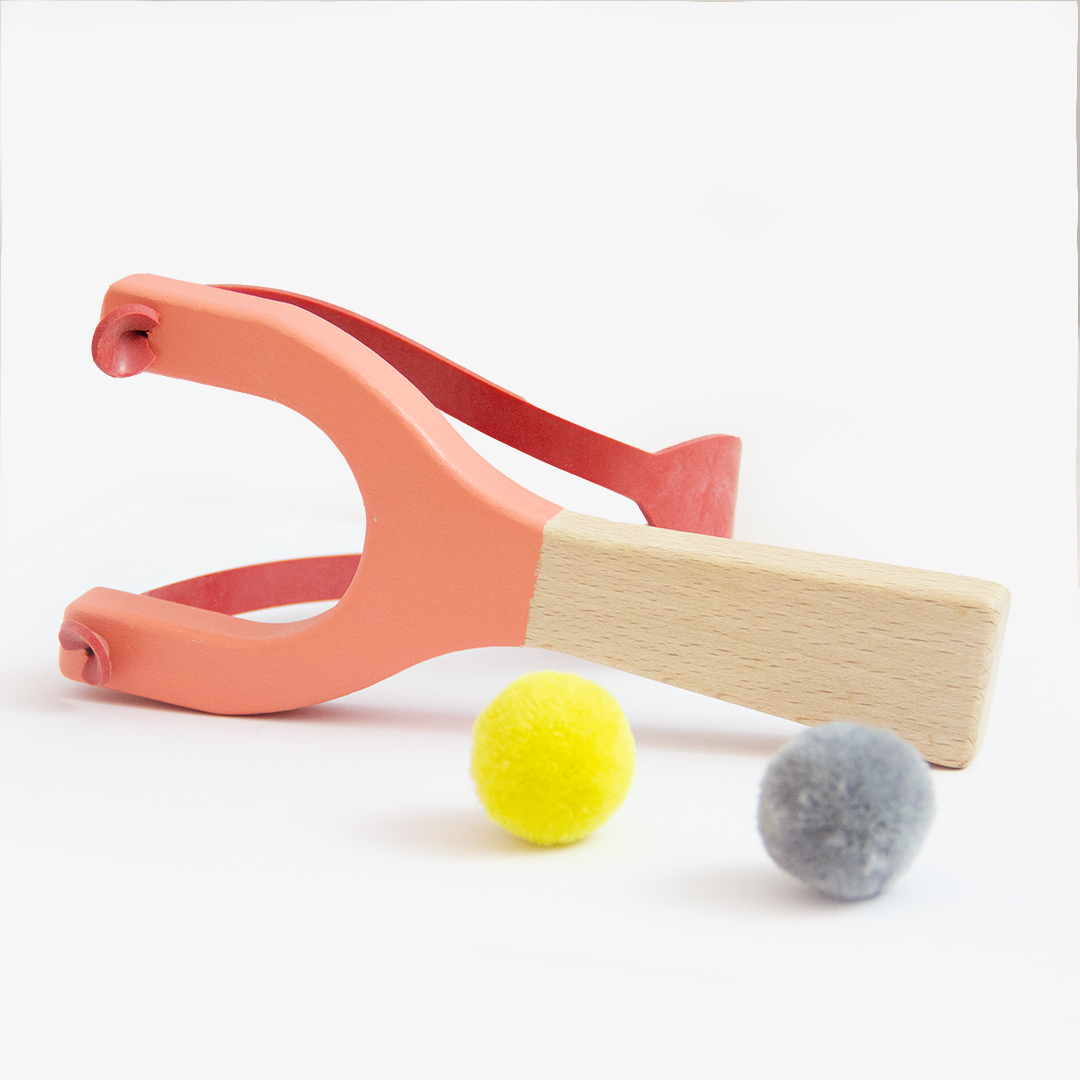 Schleuder mit PomPoms "Beech Wood Catapult"